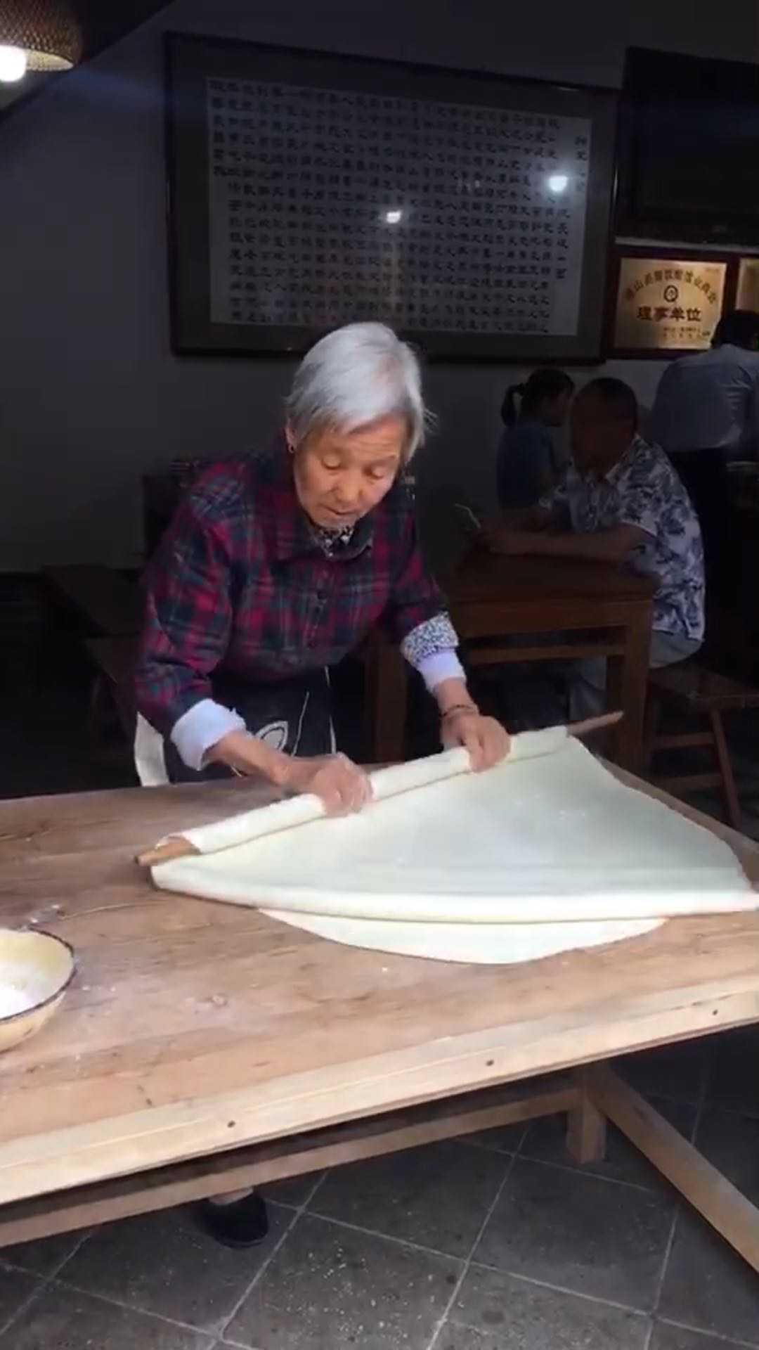 每日穴位 | 印堂穴：一眼找到的“养生开关”