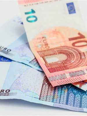 游泳综合：女队三小将无缘奖牌 张雨霏半决赛创佳绩